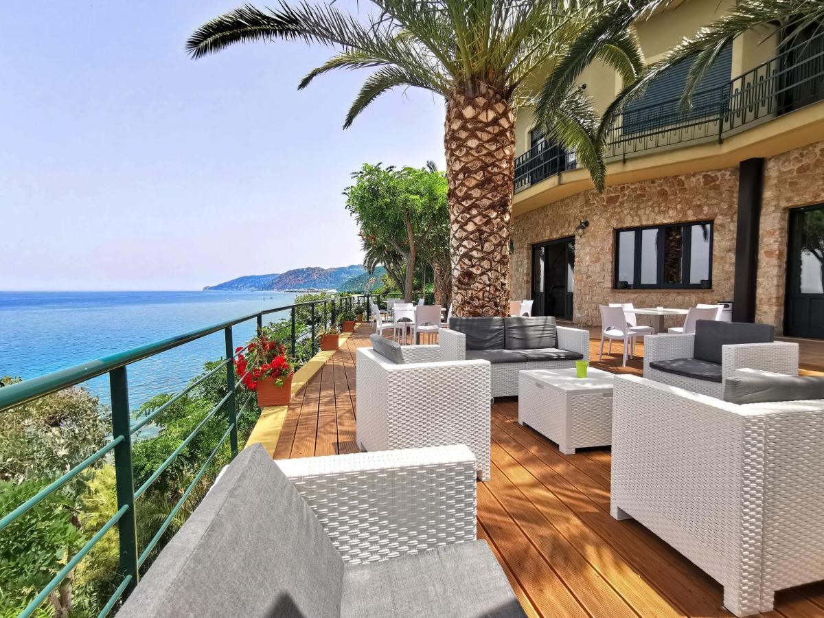 Anita Aparthotel Capo dʼOrlando